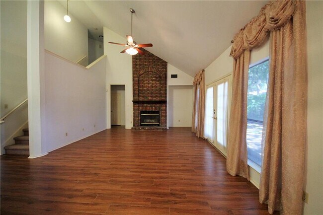 Building Photo - 13117 Boomer Ln