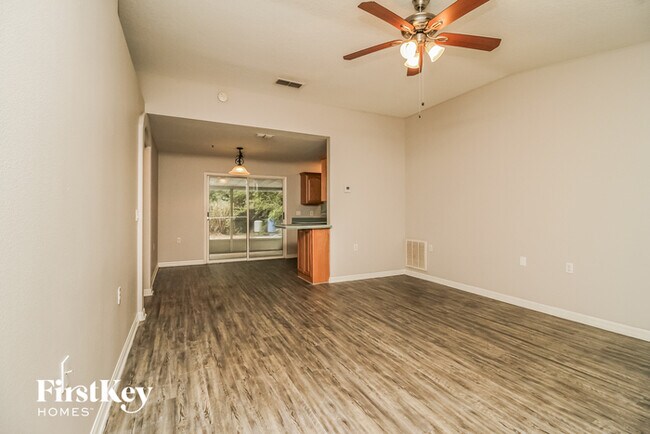Foto del edificio - 31111 Oakmont Ave