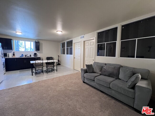 Foto del edificio - 4828 McKinley Ave