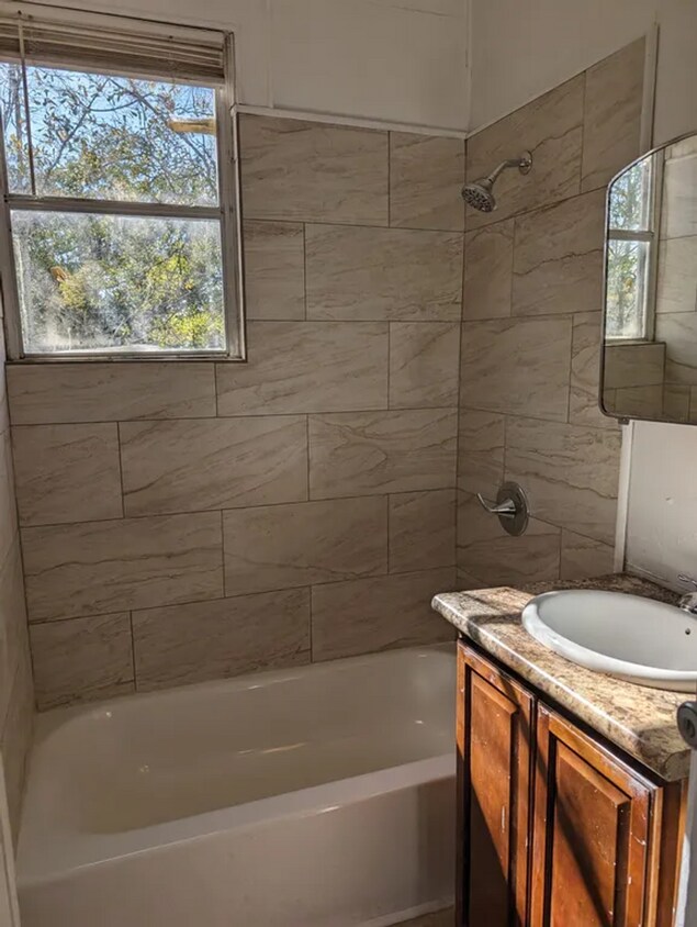 Building Photo - 2210 18th St