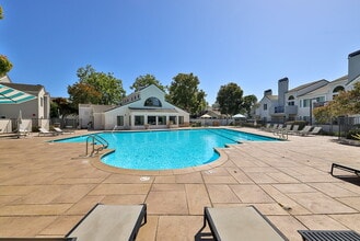 Building Photo - Fosters Landing