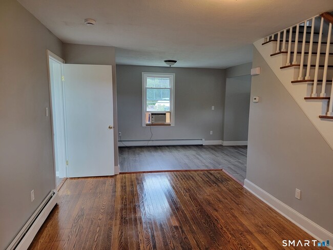 Building Photo - 405 Wolcott Rd
