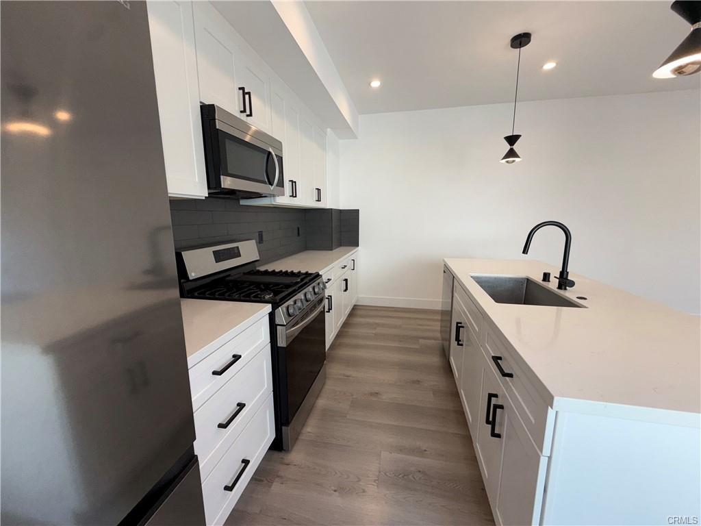 Foto principal - 21719 Hart St