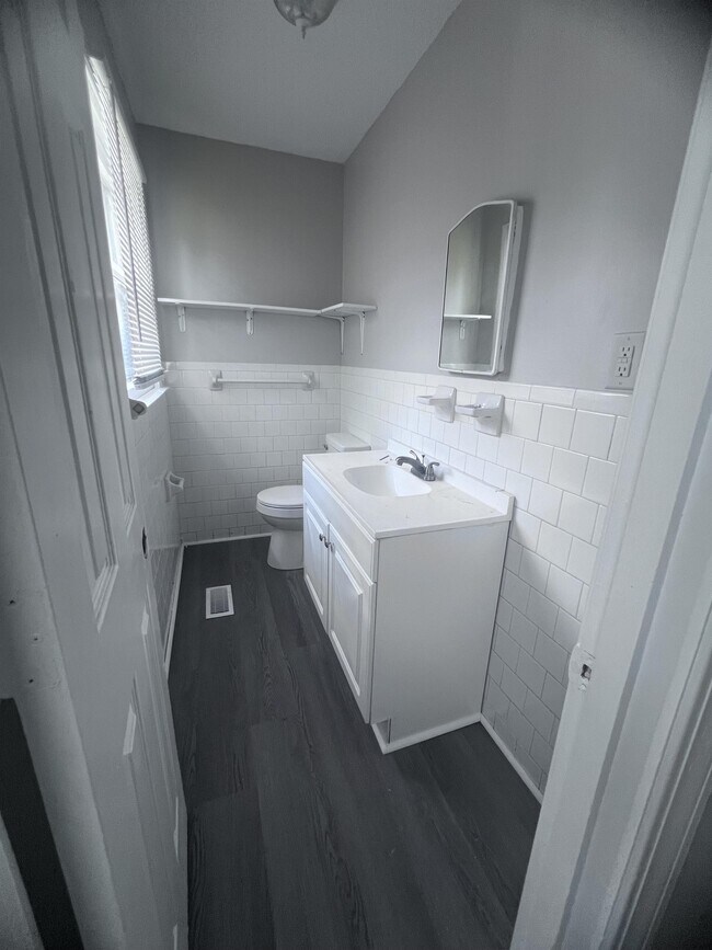 Foto del edificio - 607 Cross St