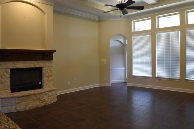 Building Photo - 28706 Maple Red Dr