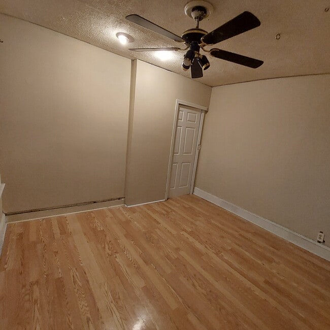 Bedroom 1 - 46 Campfield Ave