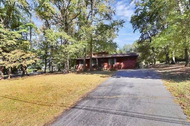 Foto del edificio - 3BD/2BA Ranch Home in Concord!