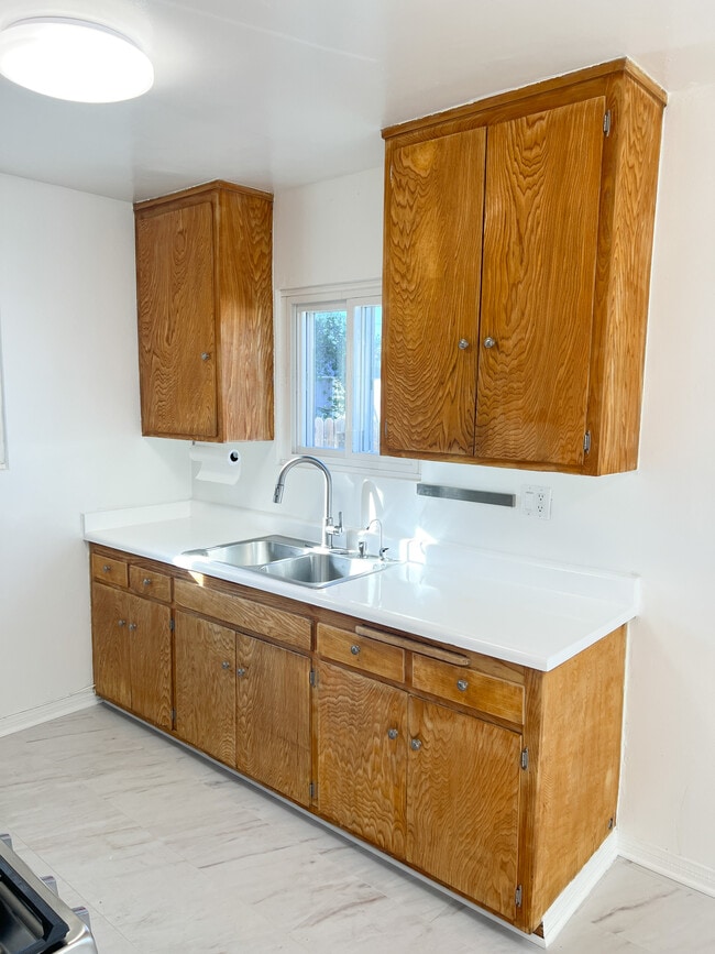 Building Photo - 10447 Cantara St