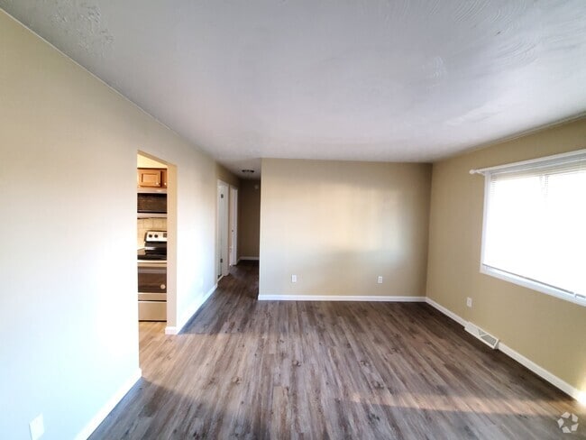 Building Photo - 2513 Zircon St NE
