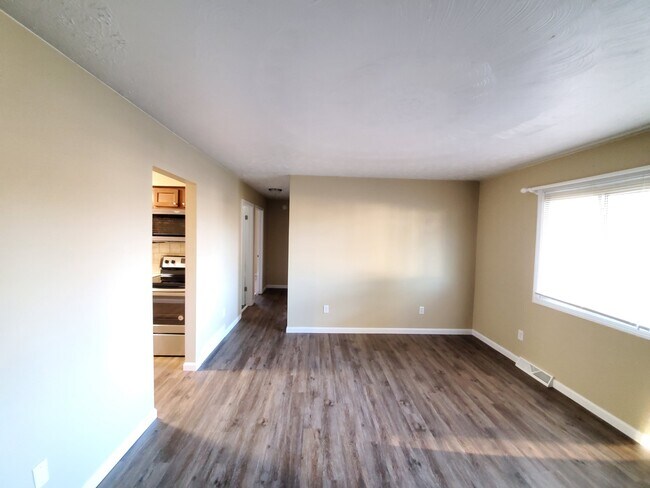 Foto del edificio - 2513 Zircon St NE