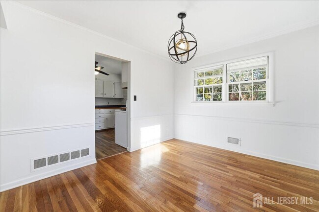 Foto del edificio - 35 Brooktree Rd