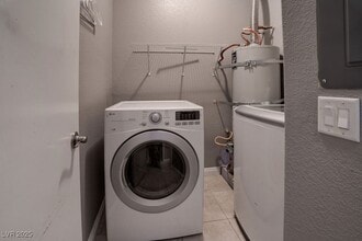 Building Photo - 2586 Land Rush Dr