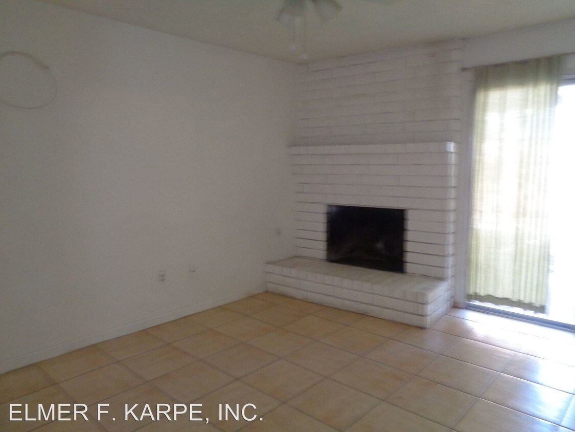 Building Photo - 7804 N LAURELGLEN Blvd