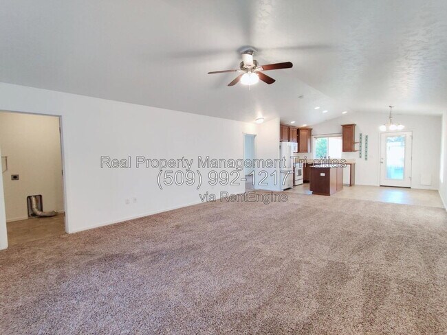 Foto del edificio - 5825 Sidon Ln