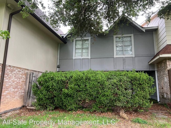Building Photo - 4 br, 2.5 bath House - 5421 Callaghan Rd