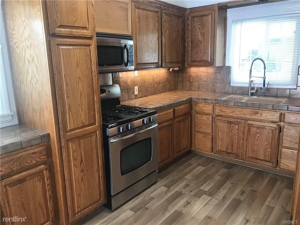 Primary Photo - 2 br, 2 bath House - 5646 Woodman Ave