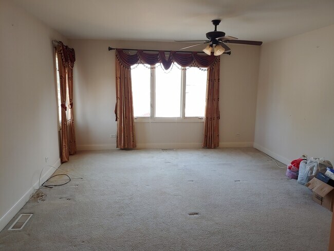 Building Photo - 1337 W Meyer Dr