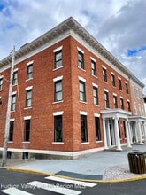 Building Photo - 202 Warren St