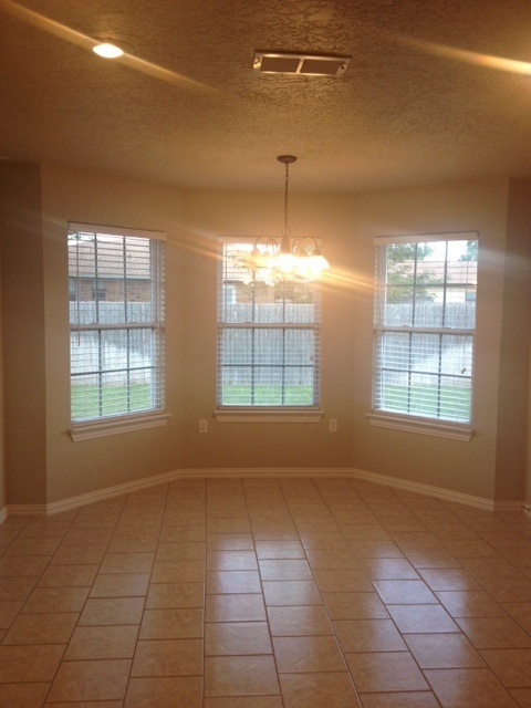 Building Photo - NORTHEAST CLOVIS BEAUTIFUL LANDSCAPE NEAR ...