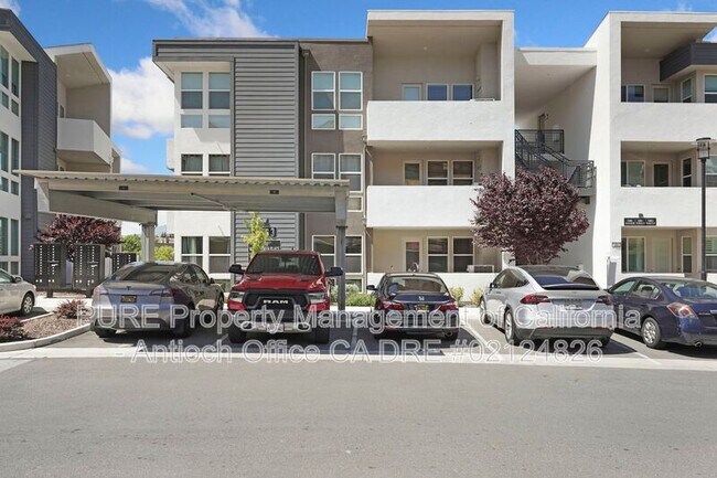 Foto del edificio - 2600 Wildflower Sta Pl