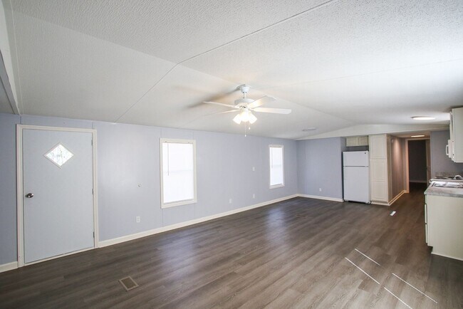 Foto del edificio - 351 Green Oaks Ct