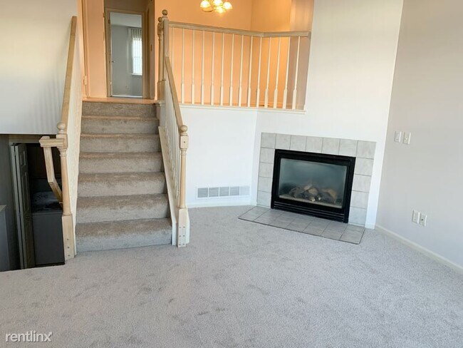 Building Photo - 2 br, 1.5 bath Condo - 29419 Glen Oaks Blvd E