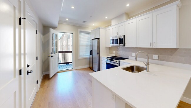Building Photo - 162 Allston St