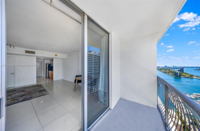 Foto del edificio - 1750 N Bayshore Dr