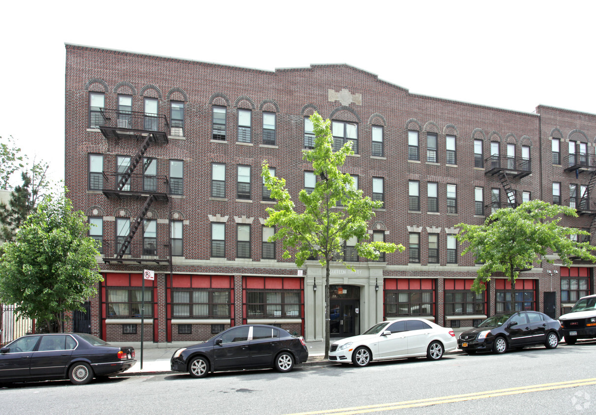 Foto principal - St. John’s Place Family Center