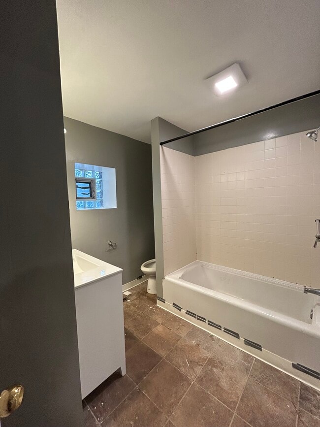 Photo - 2900 S Quinn St Apartment