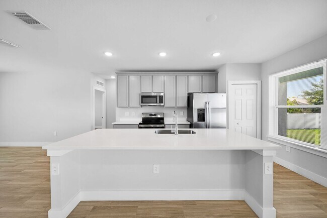 Foto del edificio - SINGLE FAMILY HOUSE AVAILABLE FOR RENT NOW!!!! Zip code 33993