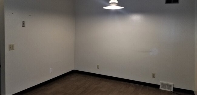 Foto del edificio - 7340 Portage St NW