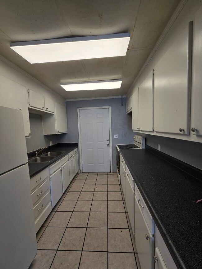 Foto del edificio - 721 E 8th St