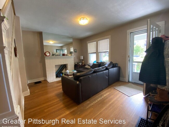Building Photo - 3 br, 1 bath House - 1417 N. Saint Clair St.