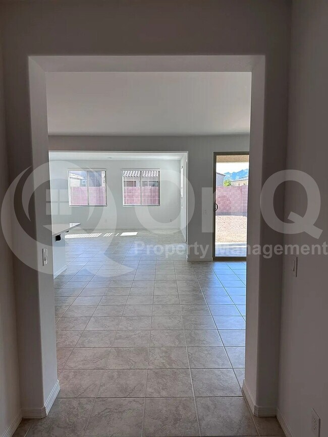 Foto del edificio - 5351 W Sweet Pea Terrace