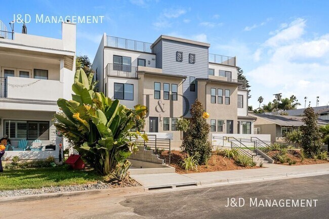 Building Photo - 1932 BROADWAY-BRO1932