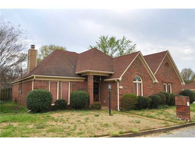 Primary Photo - 6727 Castlegate Ln
