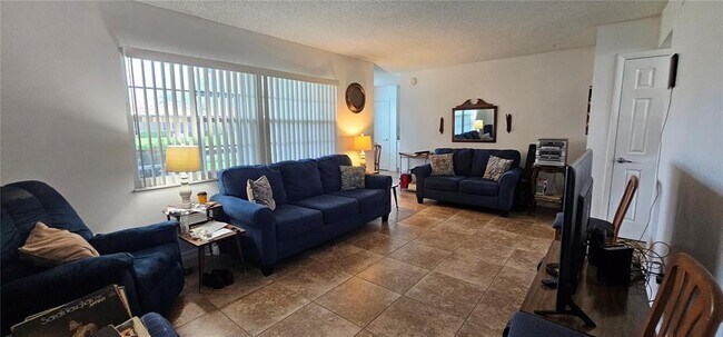Foto del edificio - 1001 N Plantation Dr