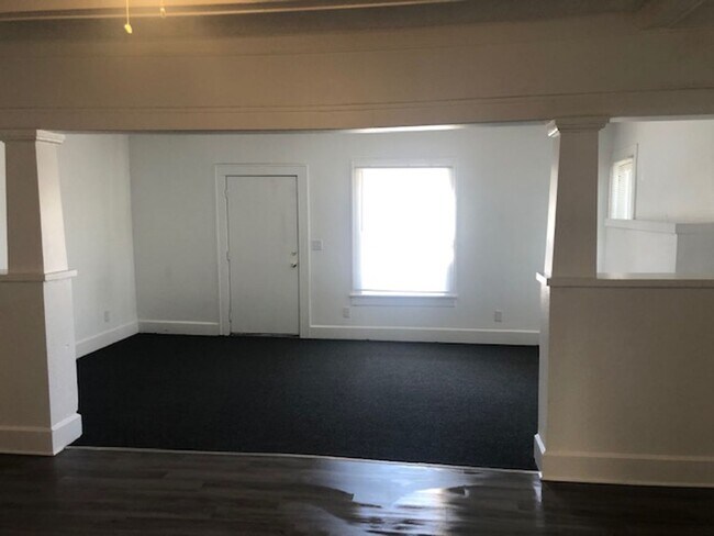 Foto del edificio - Lovely 3 bedroom 2 bathroom in St. Petersburg