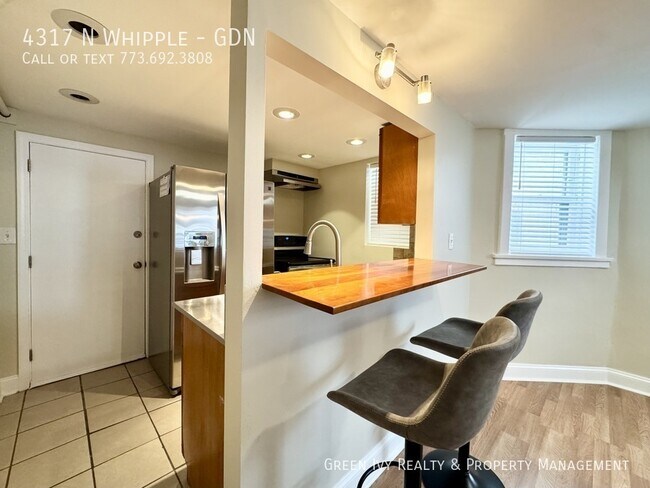 Foto del edificio - 4317 N Whipple-GDN