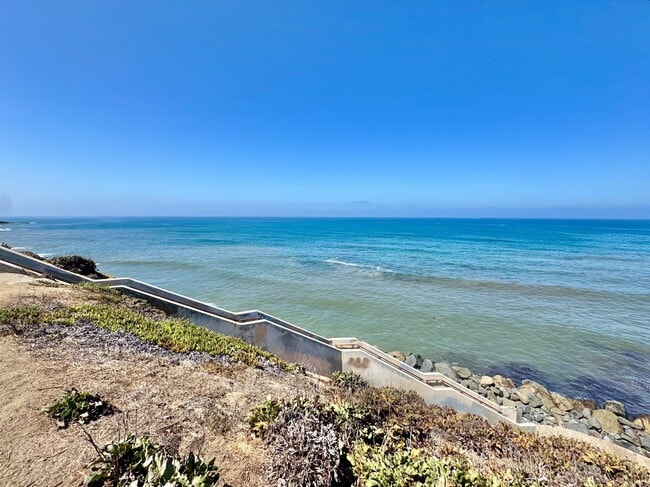 Building Photo - 4858-4860-4862 Orchard Avenue