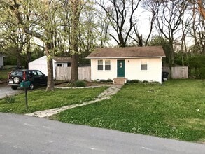 Building Photo - 1519 Lock Rd