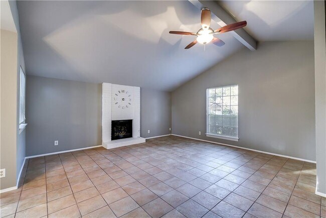 Foto del edificio - 4303 Tamarack Trail