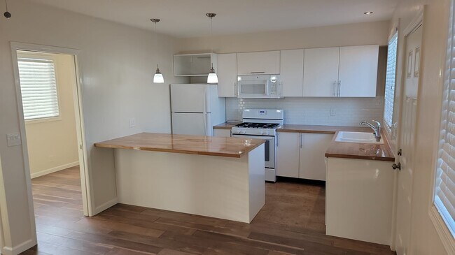 Foto del edificio - 5334 Cedar Ave