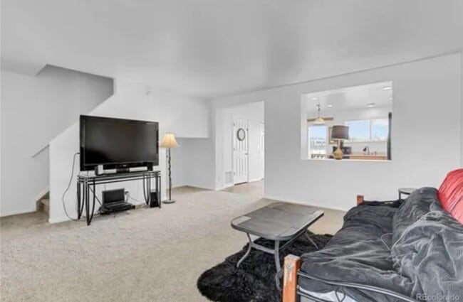 Building Photo - 2209 E 111th Dr