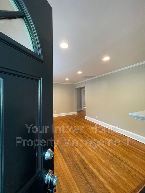Foto del edificio - 452 Deckner Ave SW
