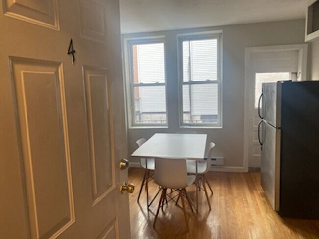 Photo - HOT NORTH END LISTING!!! Apartment