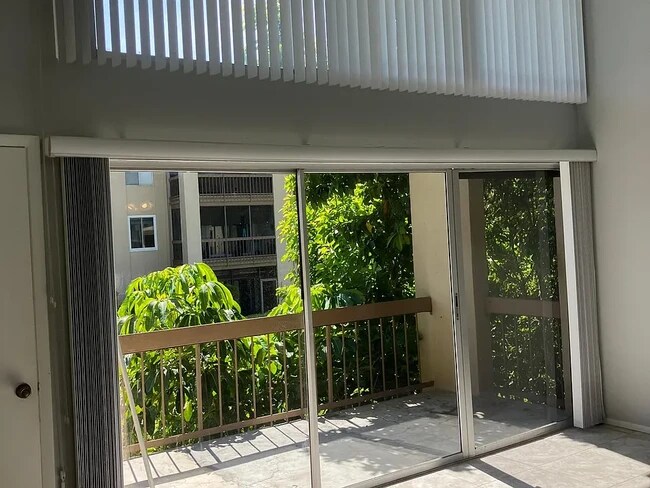 Foto del edificio - 556 Orange Dr