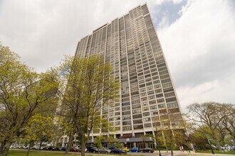 Building Photo - 2800 N Lake Shore Dr