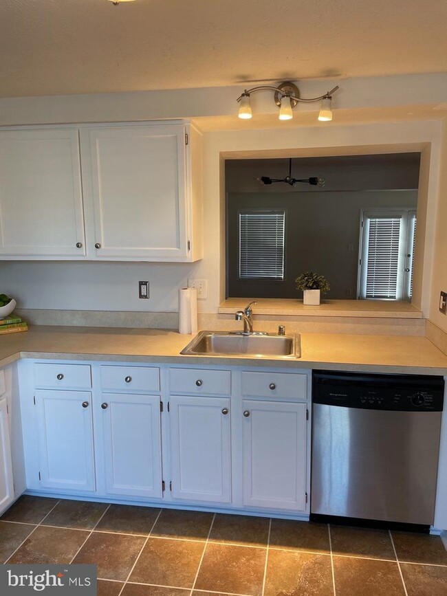 Foto del edificio - 10800 Beech Creek Dr